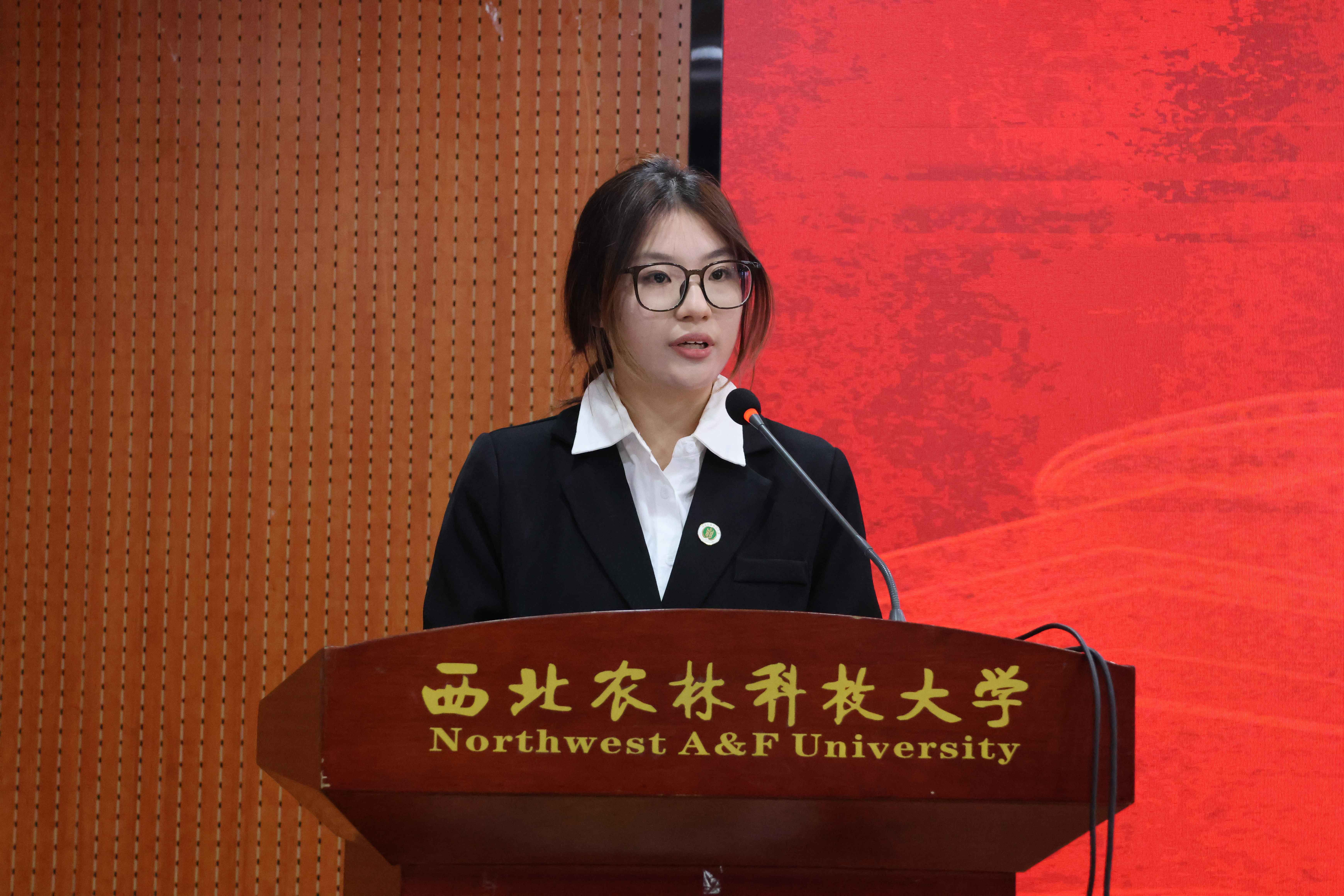 何佳倪员工会竞选.jpg