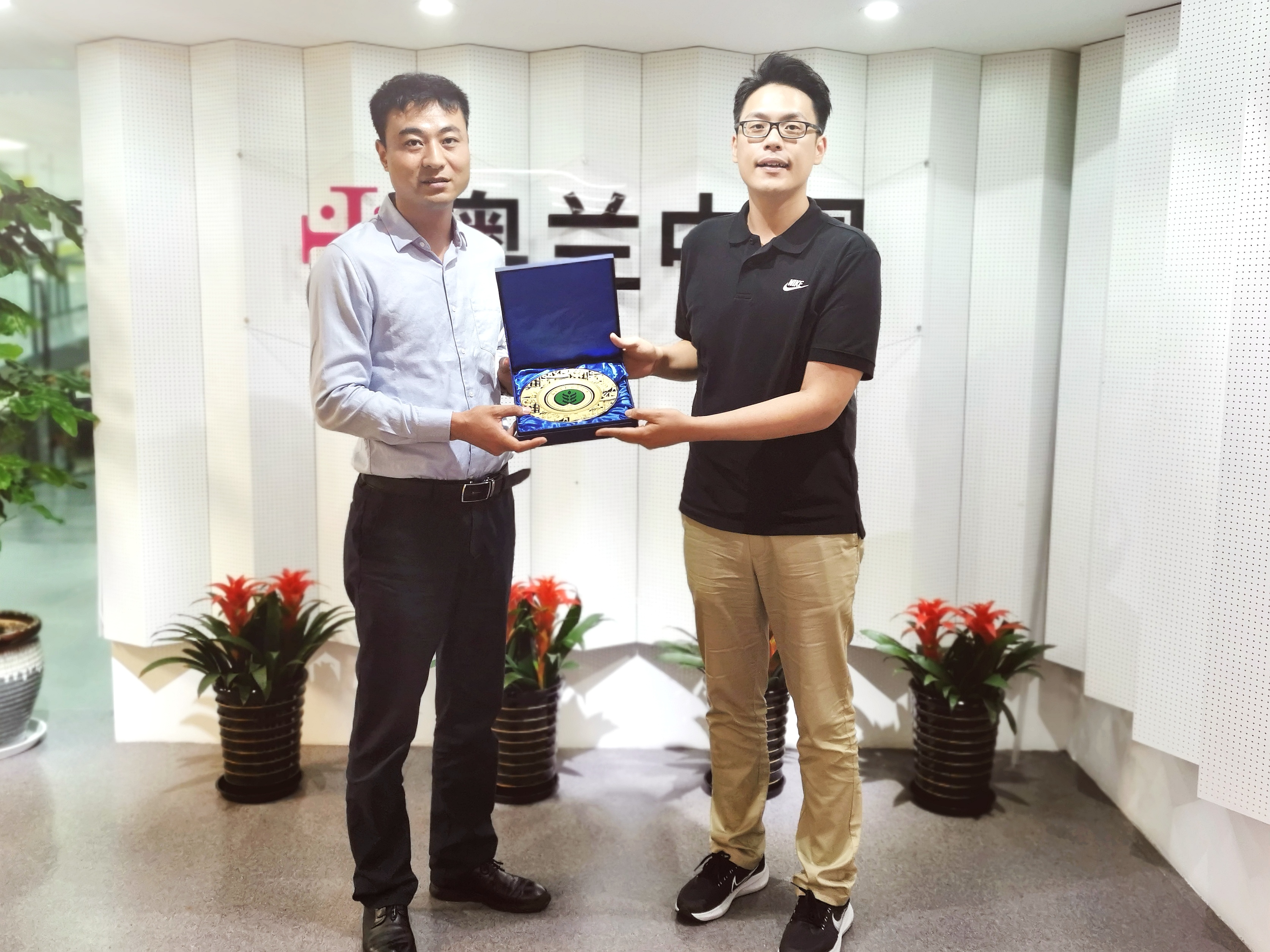 ccb992e616e34e3a91630a29c4ce84fe.jpg ccb992e616e34e3a91630a29c4ce84fe.jpg