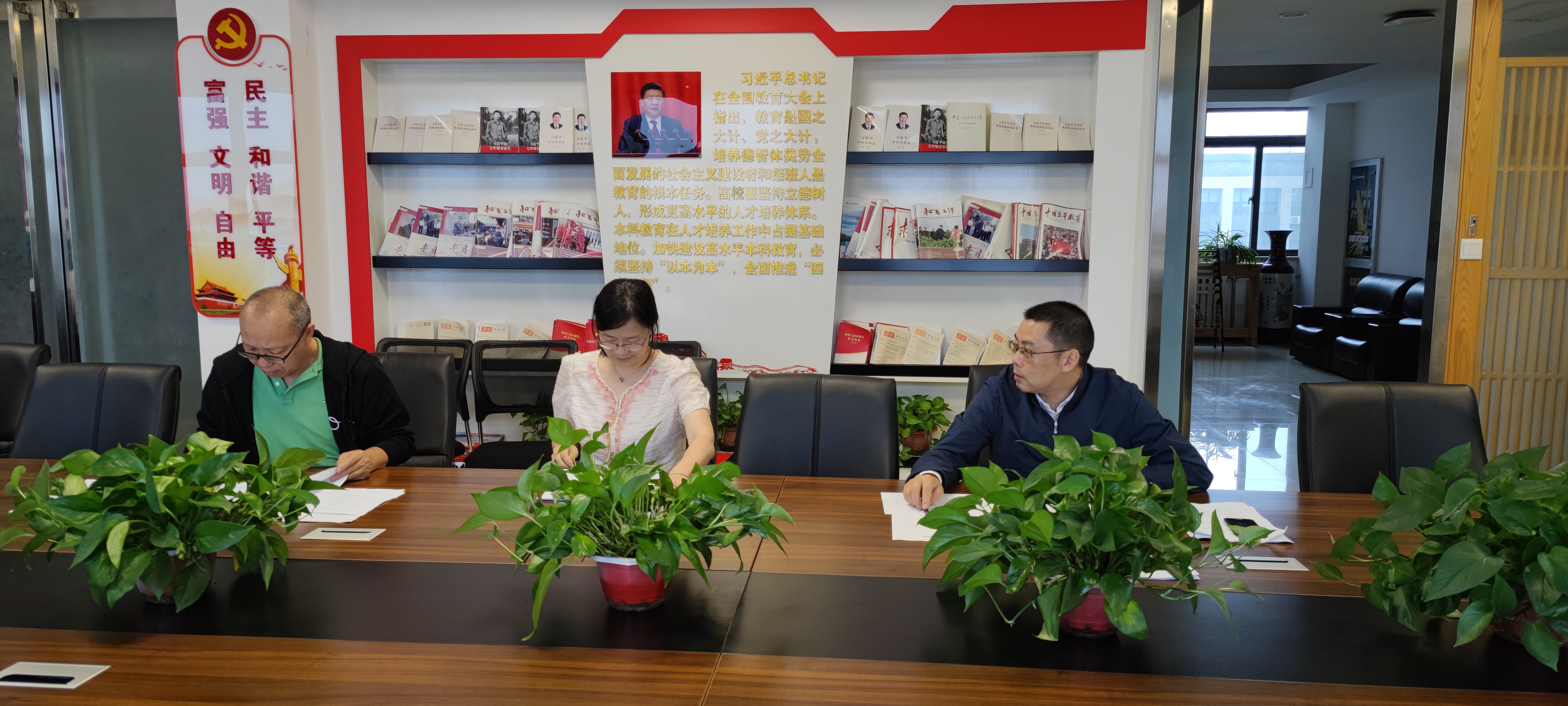 432784a9f93a420e8a3f910e81ba8f2f.jpg 432784a9f93a420e8a3f910e81ba8f2f.jpg